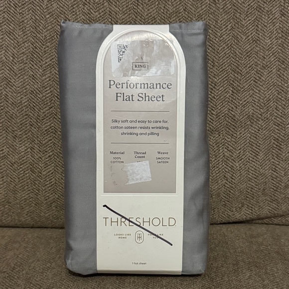 NWT Threshold 400ct smooth sateen performance flat sheet gray color King sz - Picture 1 of 4
